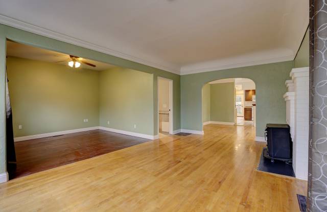 628 Gladstone Street