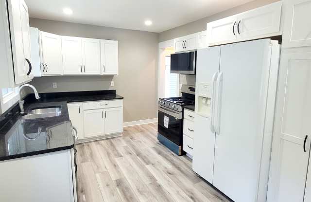 3052 Burlingame Avenue Southwest