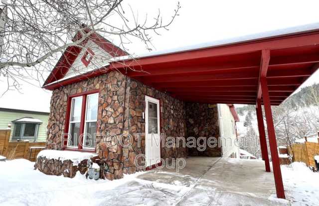 527 Spencer St.