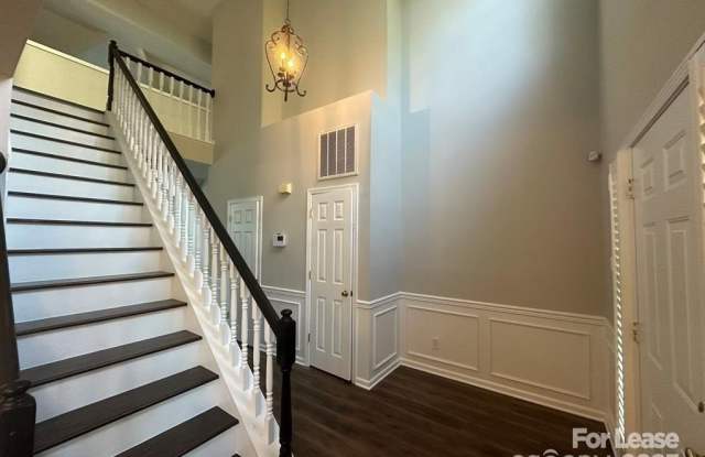 8712 Fieldcroft Drive