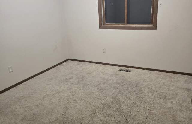 1431 Sioux Boulevard - 3