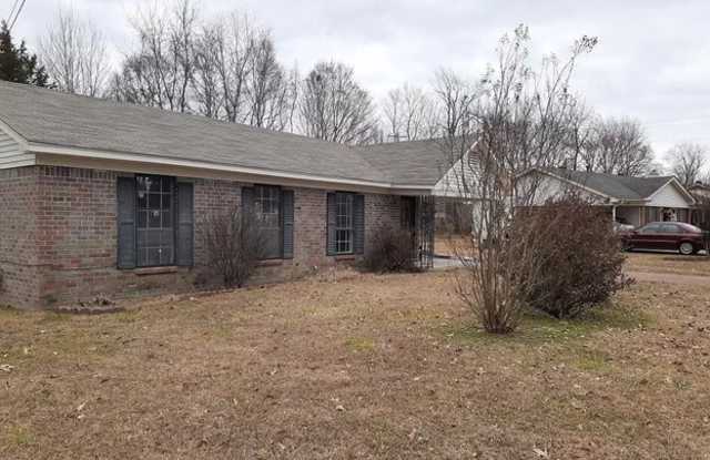 71 Regency Dr