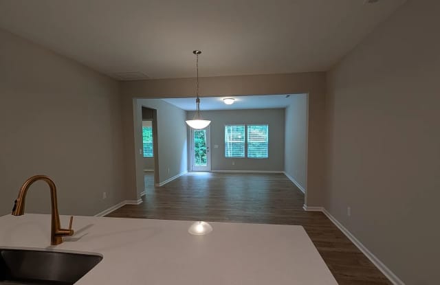 Room in 5 Bedroom Home at Reeves St