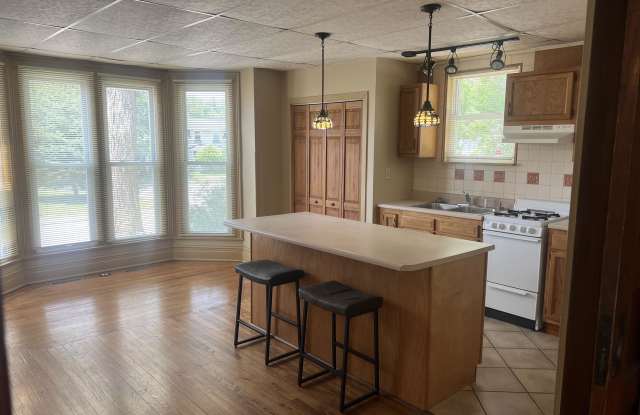 Photo of 408 Michigan Avenue - 1W