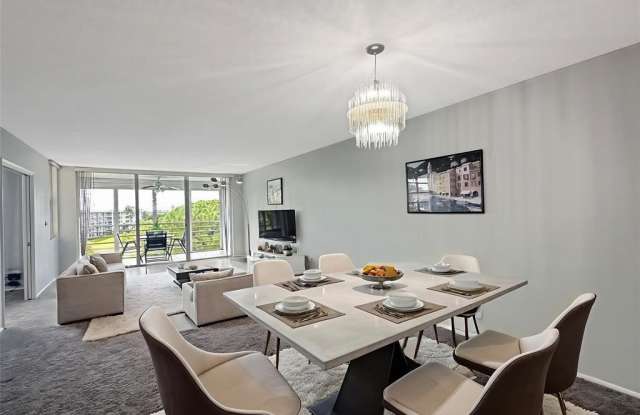 Photo of 535 Oaks Dr