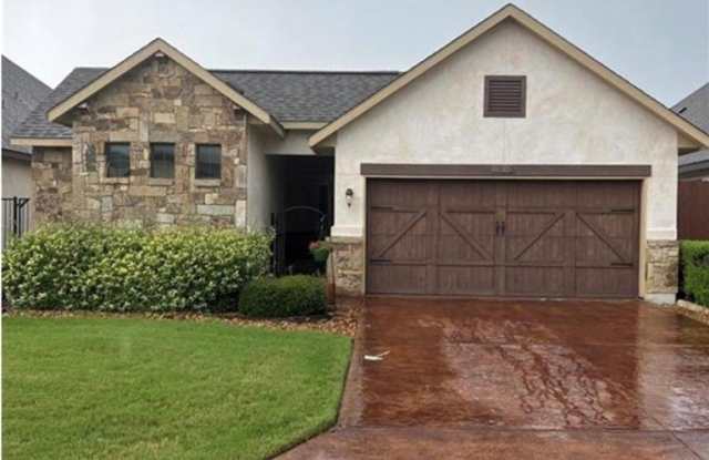 1223 Gruene Vintage