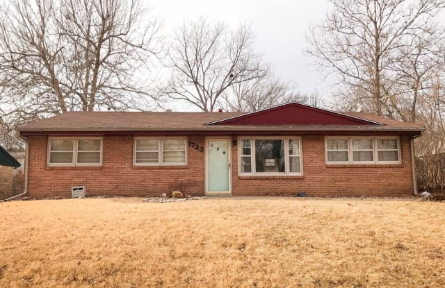 1733 Kenmar Drive - 1733 Kenmar Drive, Manhattan, KS 66502