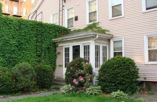 898 Massachusetts Ave