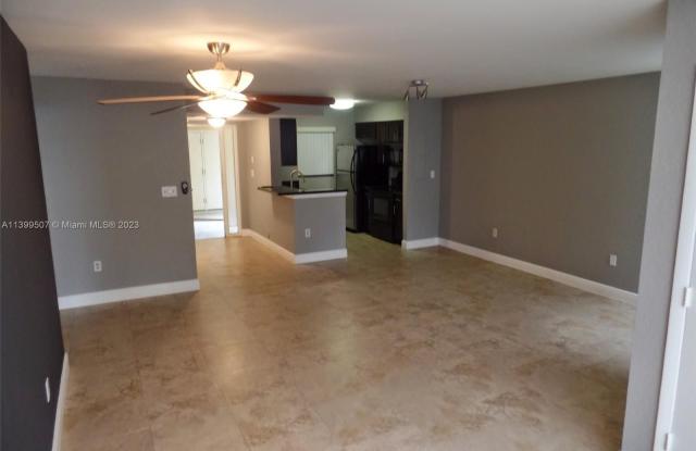 2811 N Oakland Forest Dr
