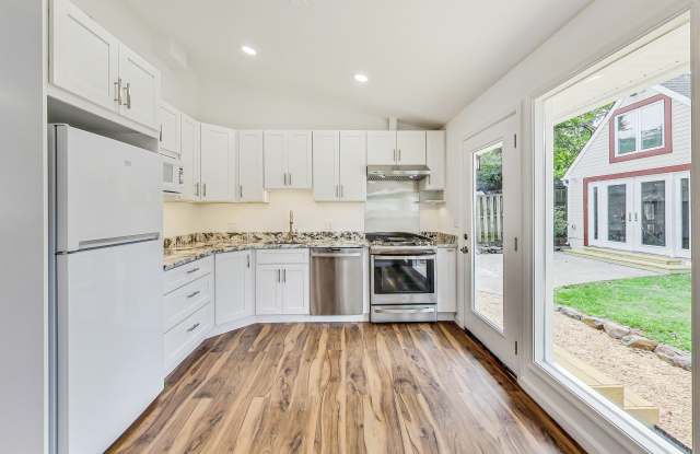 3910 Lawrence Avenue