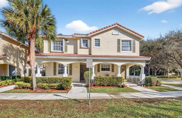 4801 N Wickham Circle