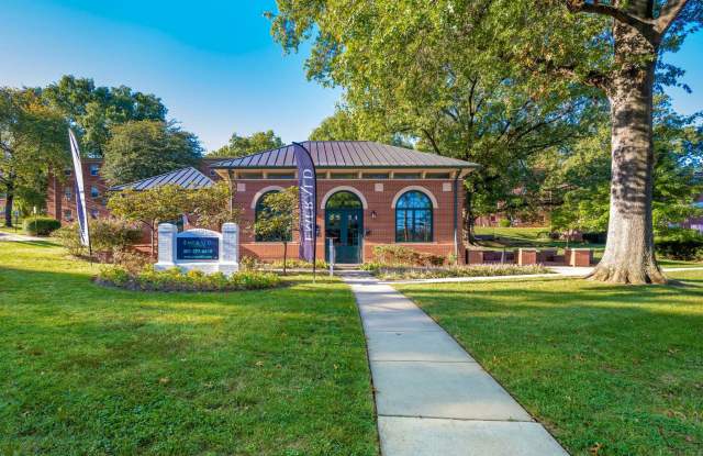 Photo of Emerald Apartments