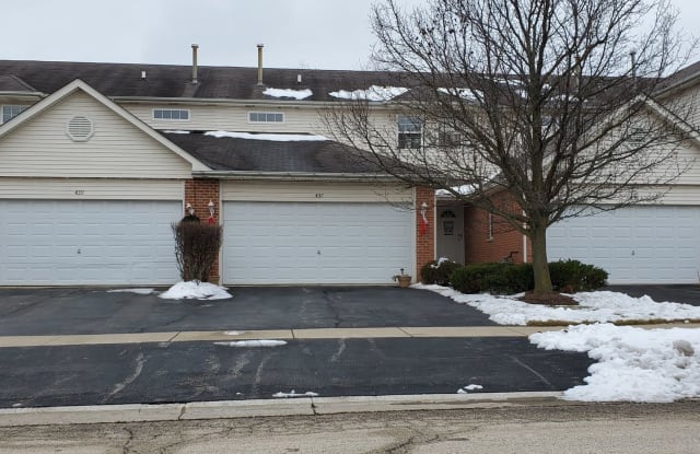 437 Coventry Circle - 437 Coventry Circle, Glendale Heights, IL 60139