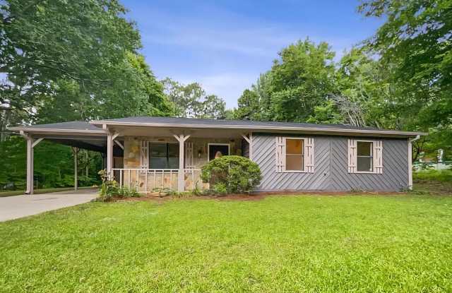 Room in 3 Bedroom Home at Feather Dr