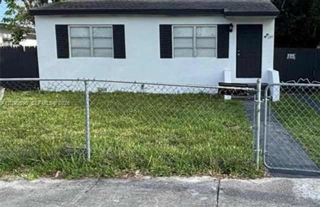 1084 NW 74th St