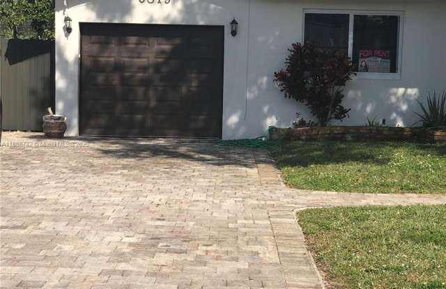 Photo of 6819 SW 15th St