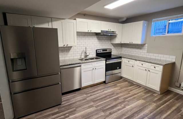 Live Steps from Sloan’s Lake – Beautiful 2 Bed, 1 Bath Garden-Level Apartment!