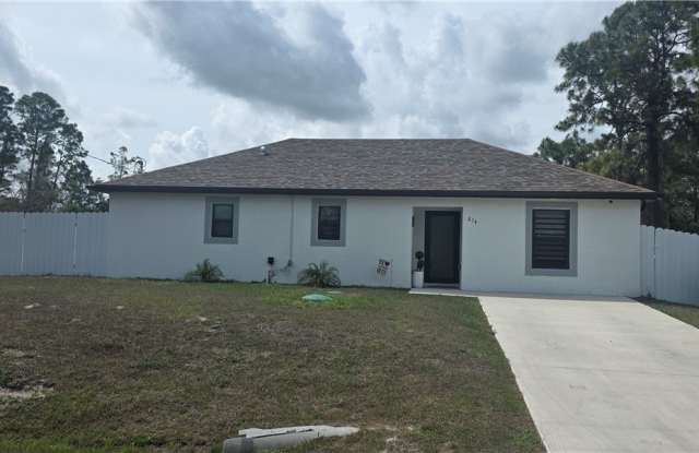 614 Flamingo Avenue S