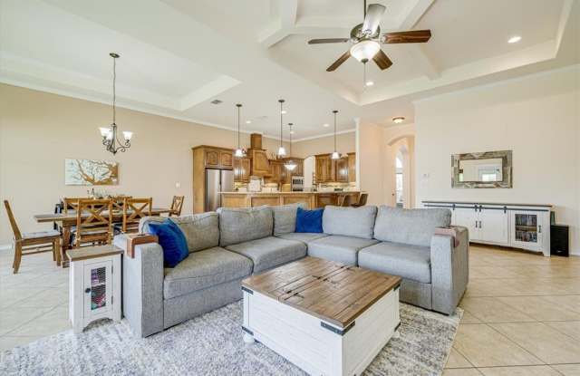 7522 South Lake Drive