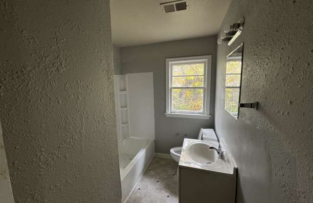 2458 N Kitley Ave - 1