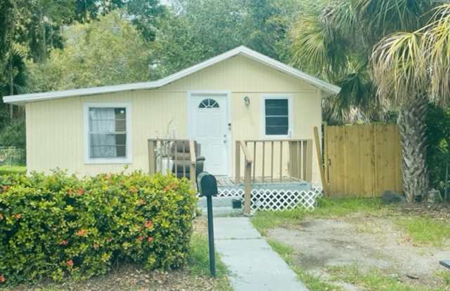 Cozy 2 bedroom 1 bath home