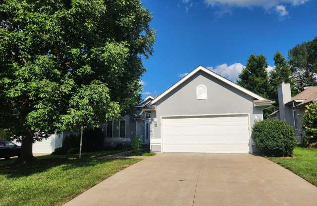 Executive 3+BR, 3BTH Rancher, 2car gar (with ALL utilities only $450/mo) and lawncare and snow removal provided!