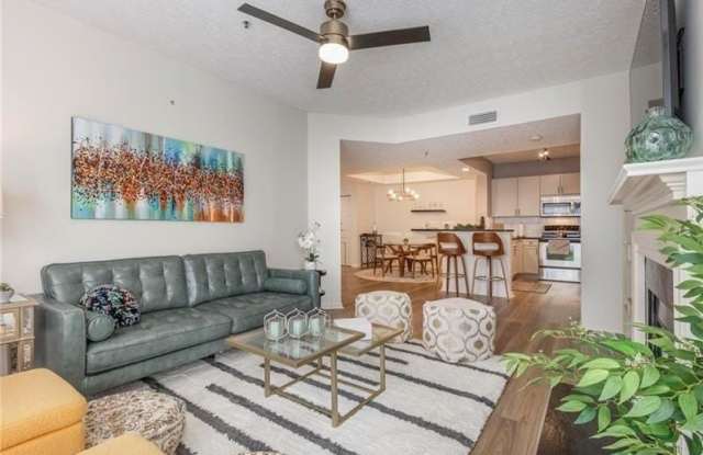 1250 Parkwood Circle SE #1206