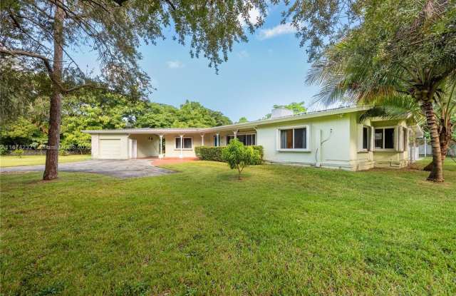 3921 Hardie Ave - 3921 Hardie Avenue, Miami, FL 33133