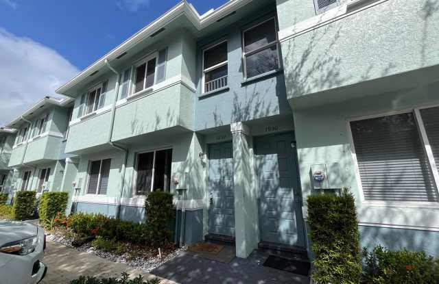 1932 Alamanda Way