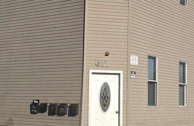 Photo of 3324 E 136th Street