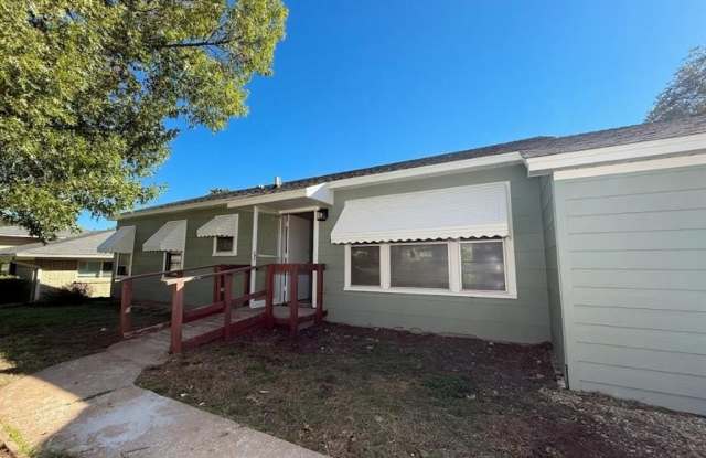 Photo of 1512 W Day Street