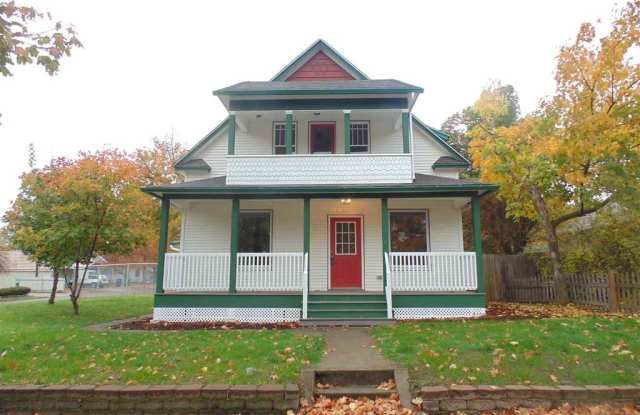 Large 4 Bed House with Fenced Yard - 3201 West 4th Avenue, Spokane, WA 99224