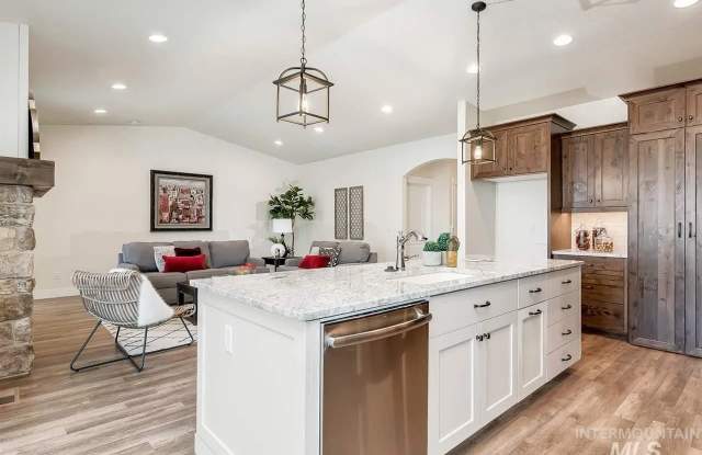 Photo of 6631 South Kirra Way