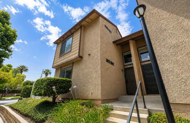 Beautiful 2 Bedroom Condo with fresh paint, flooring for Rent