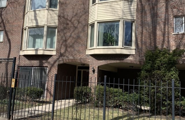 1612 West Farwell Avenue - 1612 West Farwell Avenue, Chicago, IL 60626