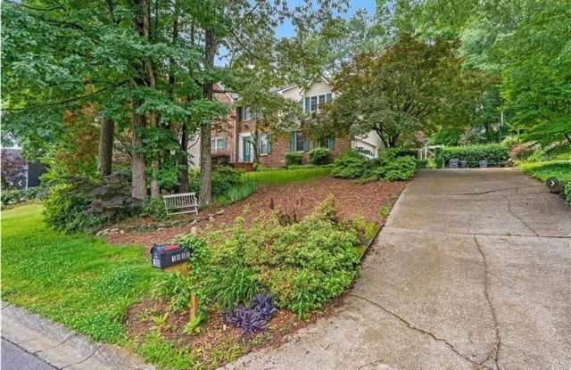 1880 Meadowchase Court