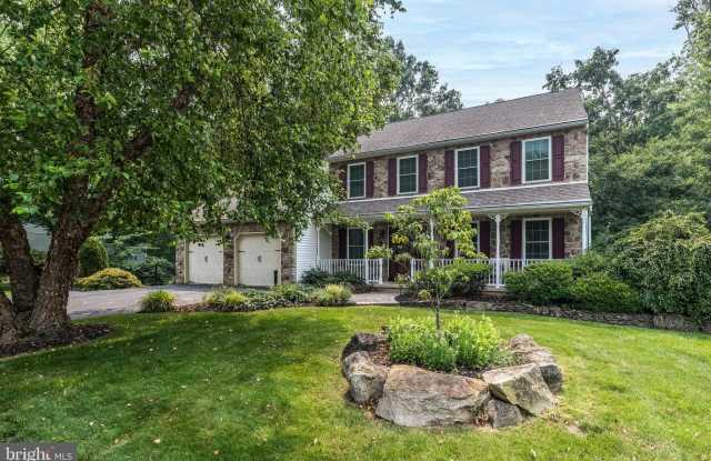 100 LIVE OAK Drive