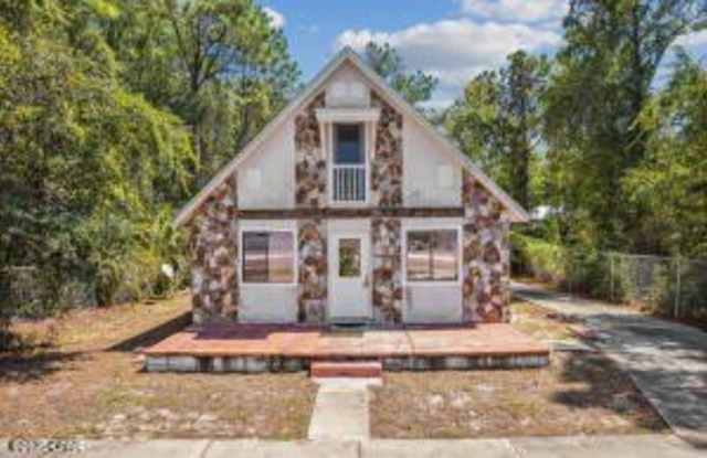 Photo of 206 N Arnold Road