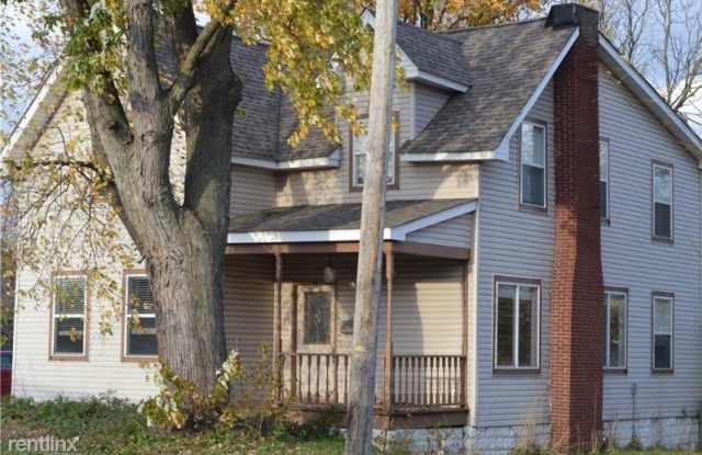 303 Indianapolis Ave