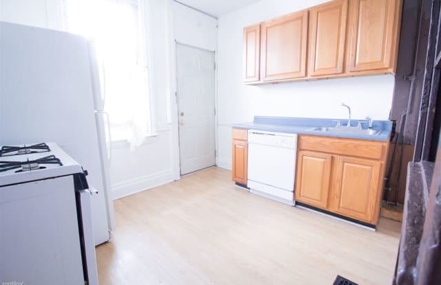 (Oakland)(AUGUST 2022)CLOSE(Pitt)(CMU)College - 4 Melba Place, Pittsburgh, PA 15213