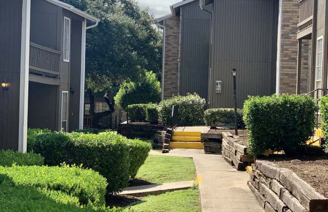 Broken Oak Townhomes