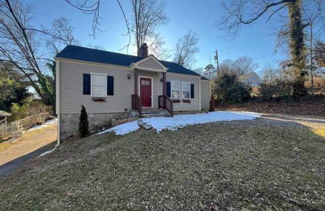 306 Red Oak Dr