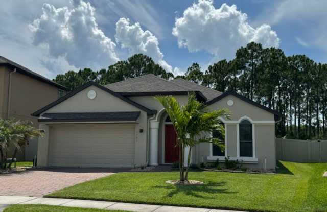 Gorgeous home in the Gated Community of Sawgrass Lakes
