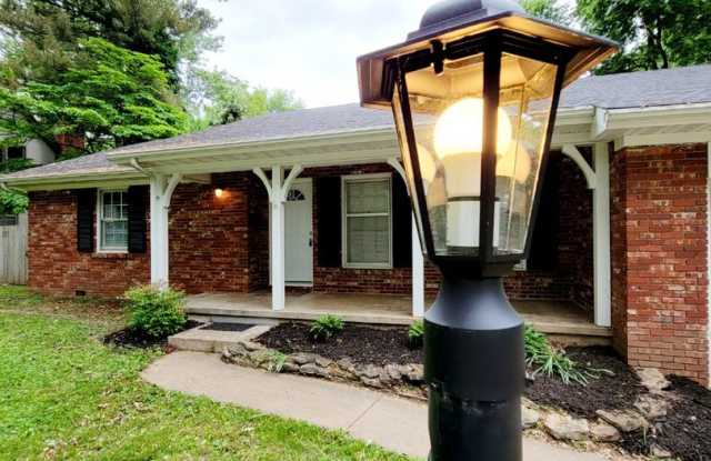 2339 E. Broadmoor