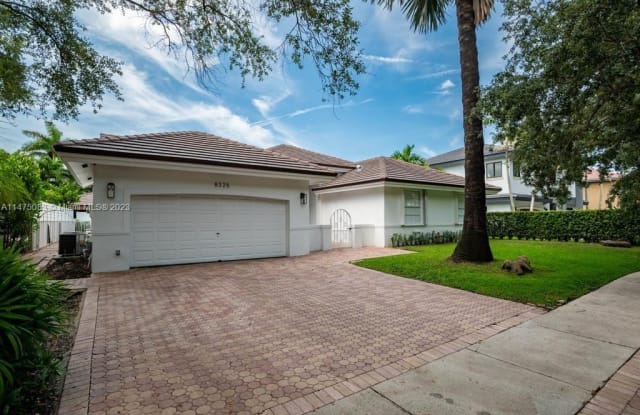 8325 NW 161st Ter - 8325 Northwest 161st Terrace, Miami Lakes, FL 33016