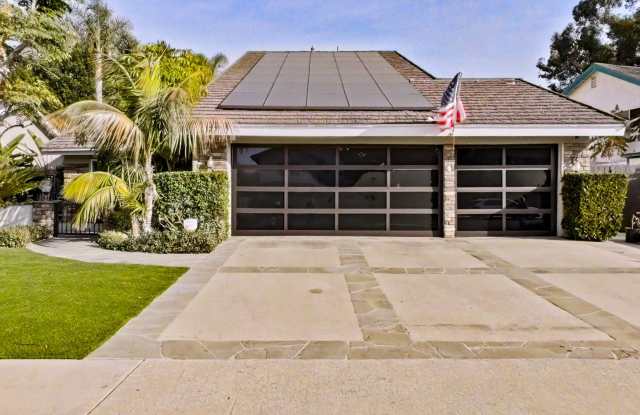 4 Bedroom / 2.5 Bathroom - Entertaining Dream Home