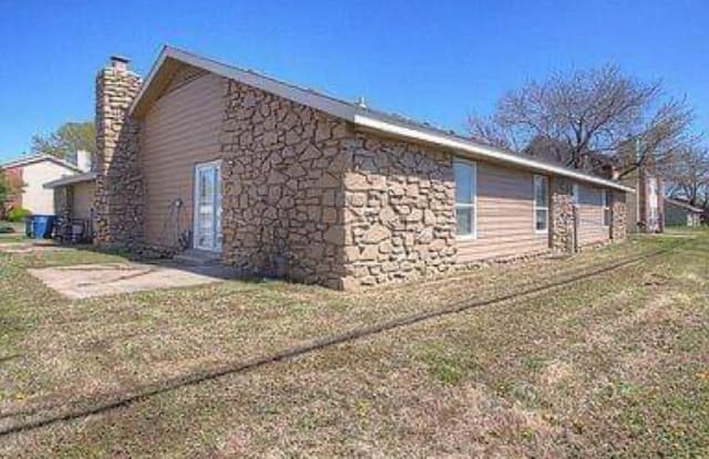 8112 East 65th Place - 8112 East 65th Place, Tulsa, OK 74133