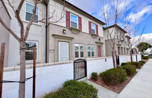 3 Bedroom 2.5 Bathroom Menifee Condo for LEASE with Solar INCLUDED!