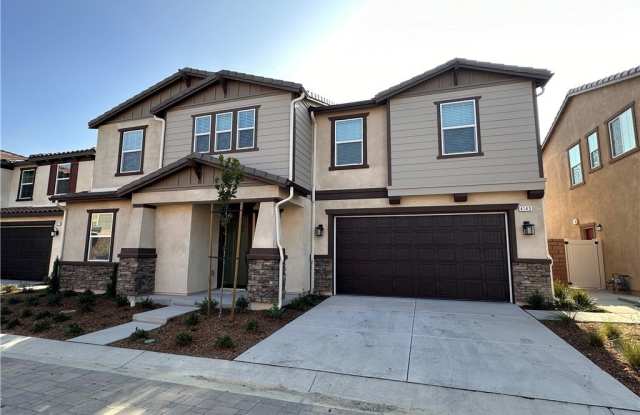 4143 E Avila Privado