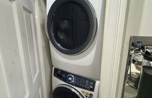 Luxury 4bed 2bath apartment in Mission Hill available September 1 2026